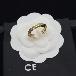 Anéis de banda masculina de designer de luxo joias retrô de ouro para mulheres anel de diamante moda bague mulher joias C anéis de casal vintage 238044C