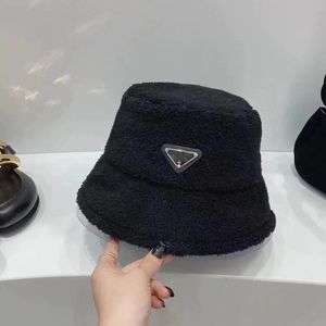 Jagnięce faux futra czapka wiadra zimowe ciepłe aksamitne czapki dla kobiet zagęści Bob Panama Outdoor Fisherman Hats Caps Girls