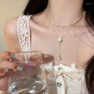 Ketten Doppelschichtige Quaste Perlenkette Für Weibliche Nischendesign Kamelie Schlüsselbeinkette Luxusschmuck