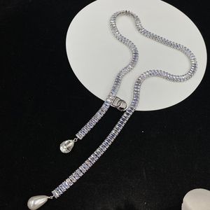 Pendant Necklace Designer för kvinnor Sier Jewelry Woman Crystal Charm Neckor Design Dimond Jewlery Chain Halsband Choker 238082C