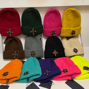 Berretto di moda unisex cappello lavorato a maglia classico sportivo berretti con teschio per donna uomo autunno cappelli invernali donna casual di alta qualità all'aperto