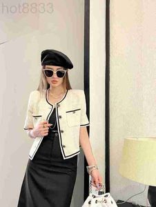 Women's Jackets Designer New 2023 Spring Summer Ootd Fashion Coats Sunscreen Clothing Chains Coat Leisure Cardigan Mother's Day Gift Q0FN