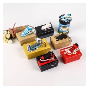 Parti di scarpe Accessori Stilista Stereo Sneakers Portachiavi 3D Mini Scarpe da basket Catena Uomo Donna Bambini Anello Borsa Ciondolo Compleanno