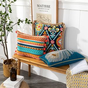 Pillow Case Vintage Bohemian Style Tufted Lumbar Cover Embroidered Geometric Floral Pompom Tassels Throw Cushion 230807