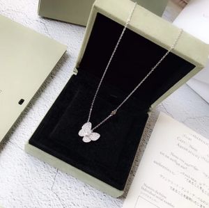 Classic Van Vintage Pendant Necklaces Clee Brand Designer Copper With 18k Gold Plated Full Crystal White Butterfly Knot Charm Choker Box For Women Party Gift