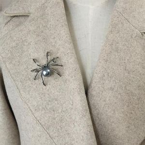 Acessórios de joias Bijuterias de moda Broches Exagerado broche criativo de aranha branca preta homens mulheres roupas de festa cachecol accessori228u