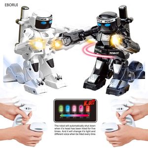 Электрические/ RC Animals Eborui RC Battle Robot 2.4G Гуманоидный борьба RC Robot с двумя управляющими джойстиками настоящий бокс -борьба Подарок для детей 230808
