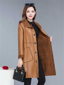 Giacca invernale in pelle sintetica da donna Donna Marrone XL-5XL Collare bambola 2022 Autunno Nuova moda coreana Slim Aggiungi Cappotto lungo in ecopelle di velluto Donna JD880 HKD230808