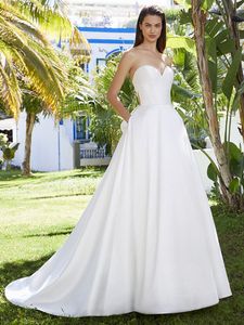 2023 Abiti da sposa economici country Cerniera bianca Elegante A Line Stain Abiti da cowgirl occidentali Abiti da sposa da spiaggia taglie forti