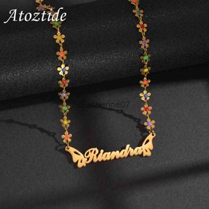 Подвесные ожерелья Atoztide Персонализированное индивидуальное название ожерелье для женщин нефтяной цветочной цепь цепь из нержавеющей стали.