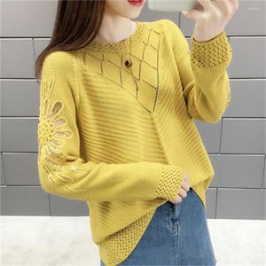 Kvinnors tröjor Spring och Autumn Korean Style Loose Lace Knit Sweater rund hals långärmad all-match botten skjorta ihålig topp h2023