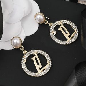 Designer Ohrringe Ohrstecker Marke Brief Frauen Kristall Strass Perlenohrring Hochzeit Geschenk Schmuck Zubehör Gemischter Stil