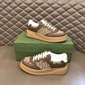 Tennis 1977 Casual shoes Classic canvas in beige and ebony shoe Luxurys Designer Womens men Shoe Italy Green And Red Web Stripe platform woman Sneaker 08