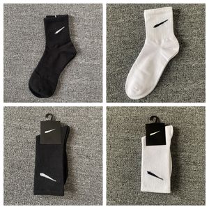 Mens Socks Fashion Technology Womens Mens Long Tube Socks Outdoor High-kvalitet Brev andningsbara 100% bomullsjogging Basketboll Fotboll Socks Wool Presentlåda L5