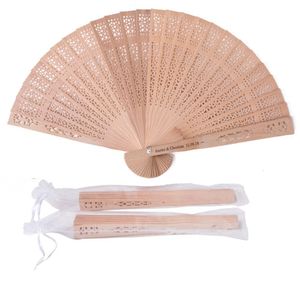 Inne imprezy imprezowe dostawy 50pc spersonalizowane spersonalizowane drewniane wentylatory ślubne Prezenty Prezenty Sandalwood Hand Fan Party Dekoracja 20 cm Wood Folding Fan 230809