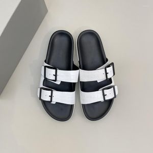 2024 Sandaler av kvalitet Sandaler Herr Slip-On Summer Classic Top Designer Shoes Outside Casual Slippers äkta läder Mens Flip Flops 370