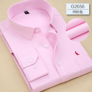 Herrklänningsskjortor sträcker anti-rynka bomullsmän pius skjortor långärmad klänningskjortor för män smala fit camisa sociala affärsblusströja 230808