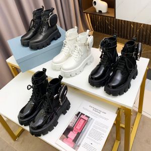 2023 Women Boots Designers Booties Leather Leather Shoes Men Men Martin Monolith Boot Boot Combat Combat Platform Womens Bottom Nylon Bouch مع صندوق