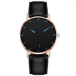 Orologi da polso Uomo Orologio al quarzo luminoso Regalo di lusso Cinturino in pelle PU Affari Moda Casual Orologi da polso Hombres Mujeres Reloje Drop