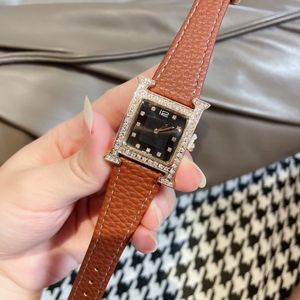 24 ملم ساعة Women Business Wristwatch Rectangle Quartz Watches Watches Waterproof Luminous Late