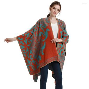 Schals Damen Winter Capes Weibliche Schal Pareos Lange Strickjacke Schals Frauen Luxus Strickjacken Poncho Wrap Mäntel Designer