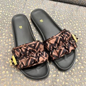 Summer Beach Slippers Sandal Slide Luxurys Designers Shoes Satin Sandale Wholesale Outdoors Travel Fashion Fashion Classic Fels