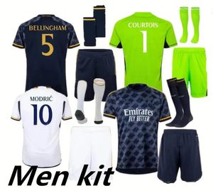 Męskie koszulki piłki nożnej 2023 2024 Bellingham Rodrgo Football Shirt Vini Jr Camavinga Arda Guler Modric Valverde Adult Set