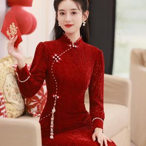エスニック服の女性レトロQipaoドレス中国の伝統的なオリエンタルアジアのウェディングガウン風の赤いスタイルトースト花嫁
