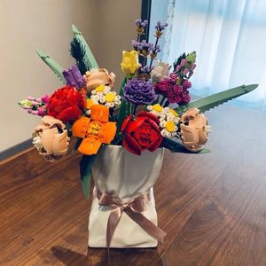 Coroas de flores decorativas Moc Bouquet Rose Bloco de construção Brinquedos Faça você mesmo Vaso de plantas Ilustração romântica Dia dos namorados Namorada Presente Decoração de casa 230809