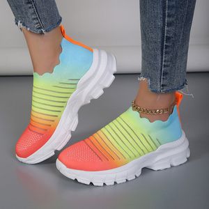 Elbise Ayakkabı Gradyan Renk Nefes Alabası Platform Spor ayakkabıları Kadın Çizgili Örgü Vulkanize Ayakkabı Kadın Mix Mix Renk Kalın Sole Rahat Ayakkabı 230809