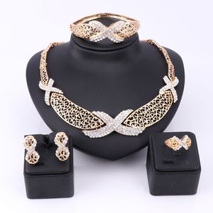 Nuovi set di gioielli di lusso vuoti per le donne Collane in lega di zinco Bracciali da donna Anelli Orecchini a lobo Accessori vintage placcati in oro