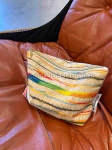 حقائب مستحضرات التجميل 2023 New Ins Rainbow Stripe Bag Bag Bag Bag Bag Barge Large Propositile و SimplestylishDesignerbags