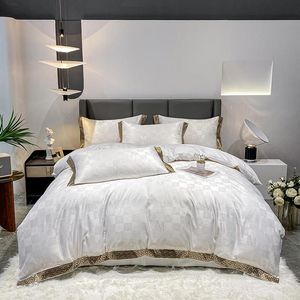 Conjunto de cama de algodão de seda jacquard branco luxo 4 peças conjuntos de cama de cetim cor sólida bordado capa de edredom king size queen size roupas de cama be223v