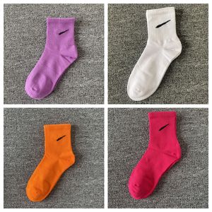 Designer Sports Socks Tech Stockings Fleece Tie-Dye Mens Socks Colorful Fashion All-Match Womens andningsbara bomullsfotboll Basket Sports Socks For Men L5