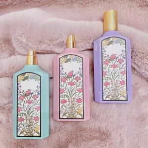 Parfym för kvinnor och dam doft spray 100 ml blommor rosa gröna lila flaskanteckningar charmig lukt snabb leverans