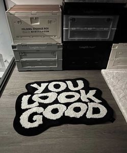 Getufteter „You Look Good“-Teppich, individueller handgefertigter Teppich, getufteter Teppich, Wohnzimmerteppich, Teppich für lustiges Schlafzimmer, niedliche lustige Badematte HKD230809