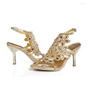 Sandalen 2023 Sommer Große Größe Goldenes Blumenmuster Strass Stiletto Wild Open Toe Boho Stil High Heels Strand Party Schuhe