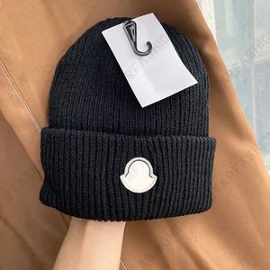 Designer Beanie klasyczny wzorzyste drukowane wiatr zimny jesienny prezent zimowy dostępny w 11 kolorach produkt wysokiej jakości