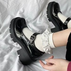 Klänningskor skor kvinnor vårplattform läder lägenheter casual oxford loafers tjocka botten damer kil lolita sko mary jane kvinnor moccasins 230810