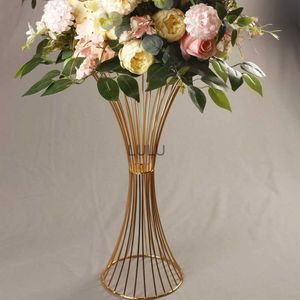 10pcs/lotゴールドフラワー60cmの高さの花の花瓶スタンドメタルロードリードウェディングセンターピースフラワーラックイベントパーティー装飾HKD230823