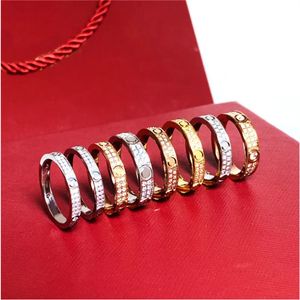 Hersteller Direct Supply Card Plus Full Star Color Net Red Titanium Steel Paarschmuck Klassischer ewiger Ring mit Diamant M2217