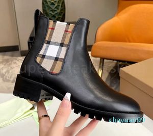 Tasarımcı Stripe Boots Kadın ayak bileği bot chelsea boots süet klasikler siyah deri ayakkabılar damalı Martin Boot