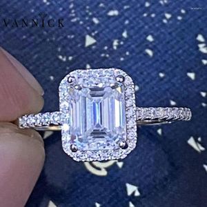 Cluster Rings 2ct Сертифицированный Radiant Emerald Cut Moissanite Обручальное кольцо 925 Стерлинговая серебряная полоса D Цвет VVS1 Алмазный подарок Weddig Jewelry