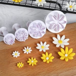 Baking Moulds 4Pcs Wedding Daisy Flower Cake Plunger Fondant Cookie Cutter Mold Plum Decorating Biscuit Stamps For Kitchen Accessories 230809
