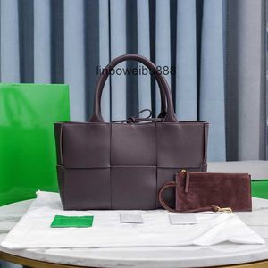 Aa liten arco tygväska för kvinnor ny designer väska svart brun lammskinn läder handväska toppkvalitet utomhus shopping handväska stort utrymme egvk