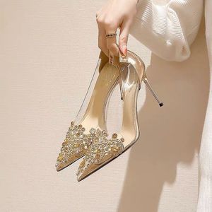 Отсуть обувь заостренная нога для женских высоких каблуков для женской обуви для женской обуви для женской обувь свадебная обувь высокая каблука 8 см прозрачного лука Gemstone 230809