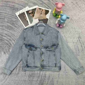 Men's Jackets Designer 2023 Early Autumn New Metal Button Loose and Versatile Light Wash Blue Denim Coat for Women 56I3