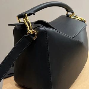messenger designer väska äkta läder handväska axel hink kvinna väskor koppling totes crossbody geometry fyrkantig kontrast färg lapptäcke plånböcker