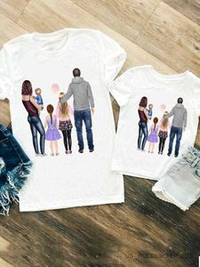 家族を一致する衣装の家族マッチ衣装ティーTシャツ女子男の子キッドチャイルドファッションラブ男性サマーママTシャツ服R230810