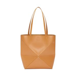 Vik Tote påse Kvinnor axelväska Vertikala shoppingväskor Travel Bag Luxury Handväska Designer Beach Totes Väskor Shiny Cowhide Leather Purse Hink Påsar Mockfoder